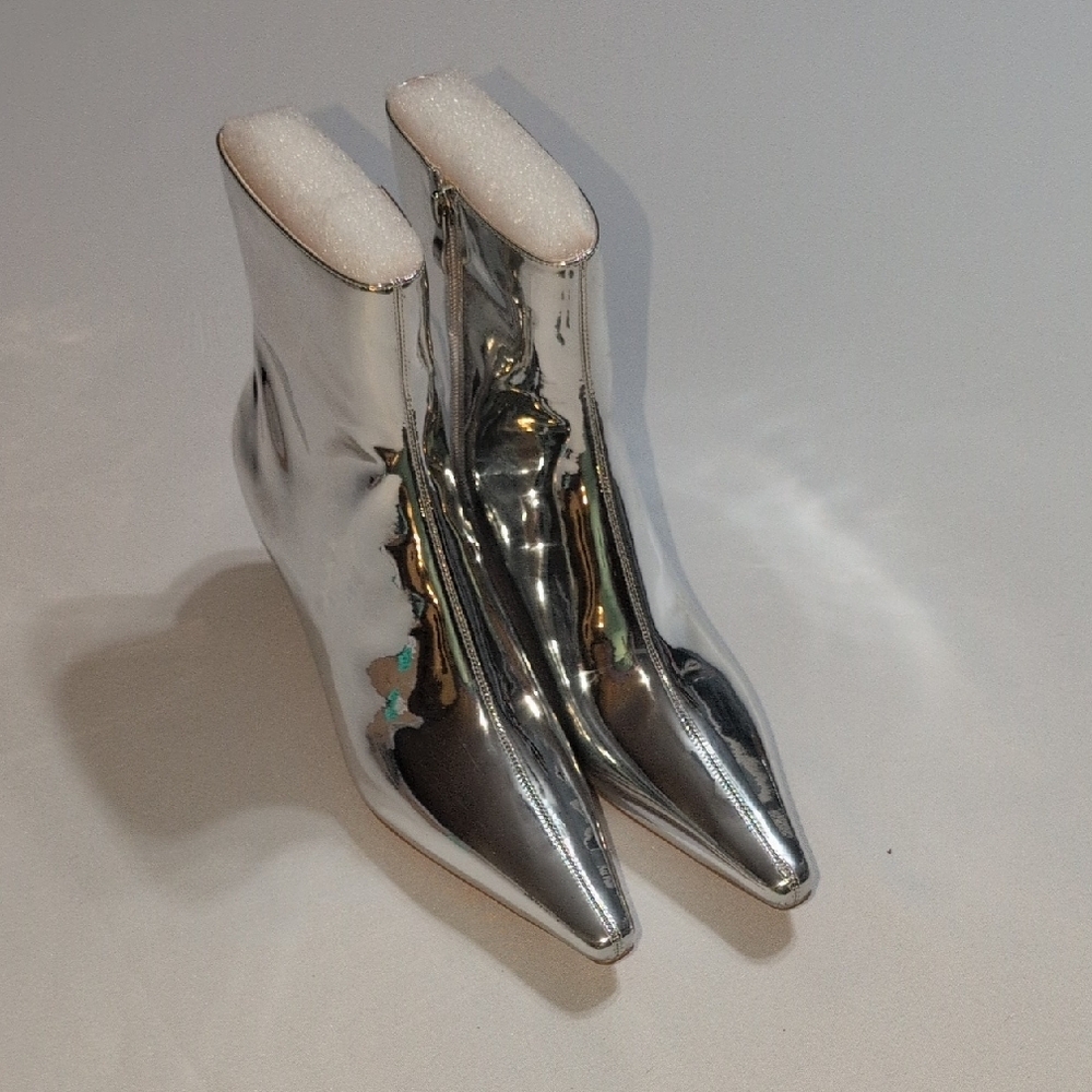 Silver Heeled Boots with Metallic Finish